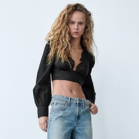 NWT Zara Black Eyelet Puff Sleeve Cropped Top With Embroidery Sz M 0881/002/800 - Picture 2 of 9